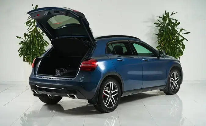 Mercedes benz GLA