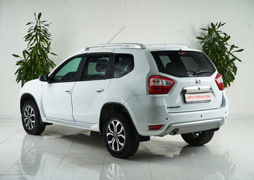 Nissan Terrano Вид 4