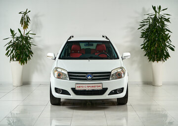 Geely MK Cross Вид 2